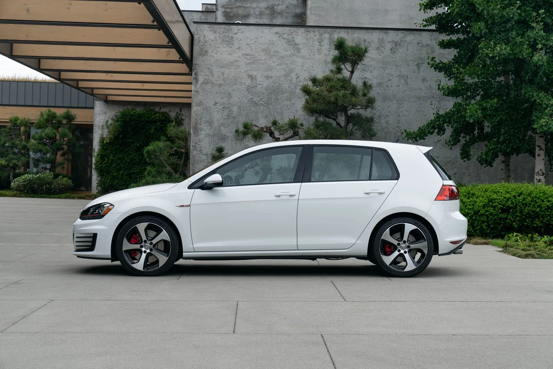 2017 Volkswagen GTI Mk7 - Image 26 of 31