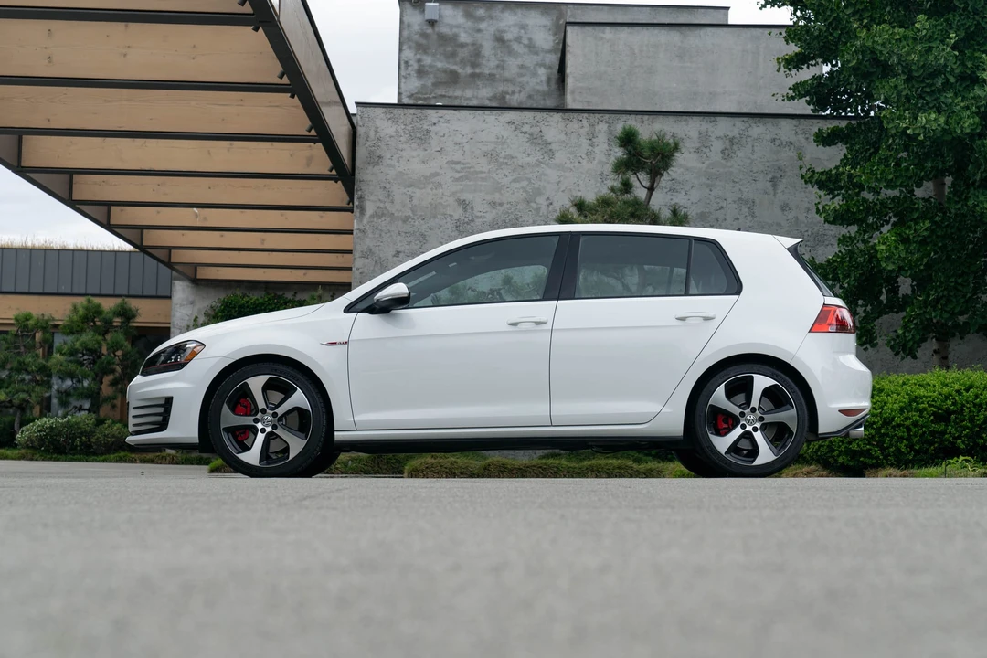 2017 Volkswagen GTI Mk7 - Image 27 of 31