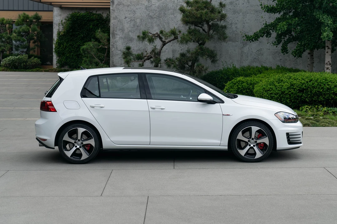 2017 Volkswagen GTI Mk7 - Image 13 of 31
