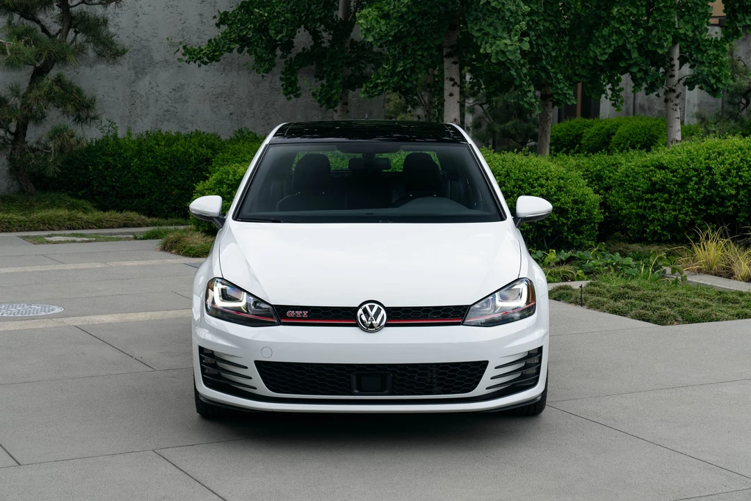 2017 Volkswagen GTI Mk7 - Image 5 of 31