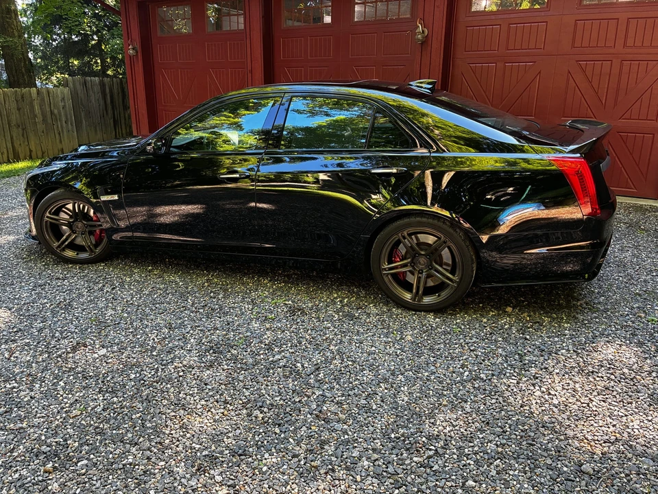 2018 Cadillac CTS-V 3rd Gen - Image 9 of 31