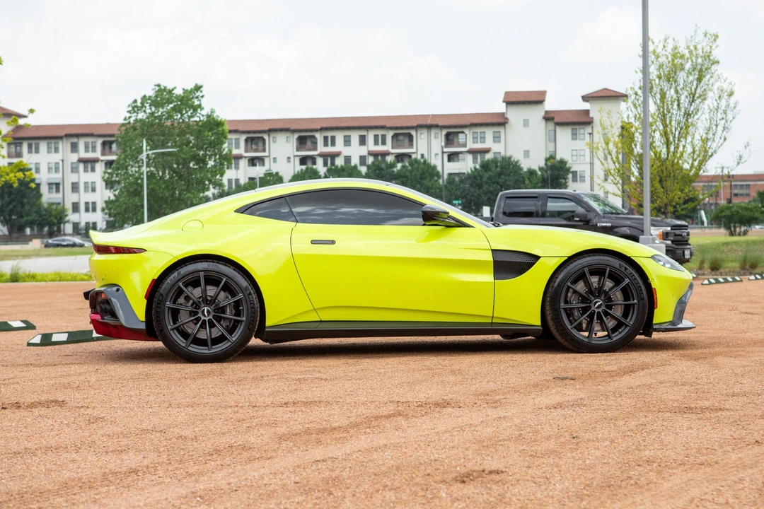 2019 Aston Martin V8 Vantage (2019+) - Image 3 of 31