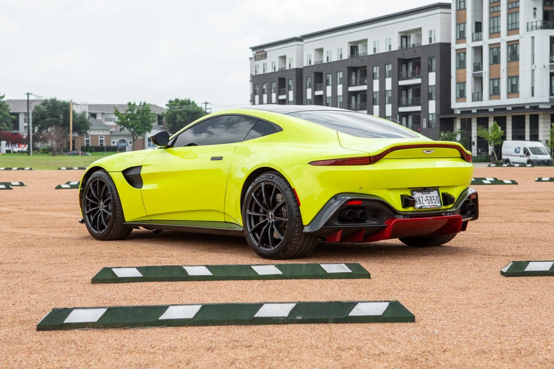 2019 Aston Martin V8 Vantage (2019+) - Image 6 of 31