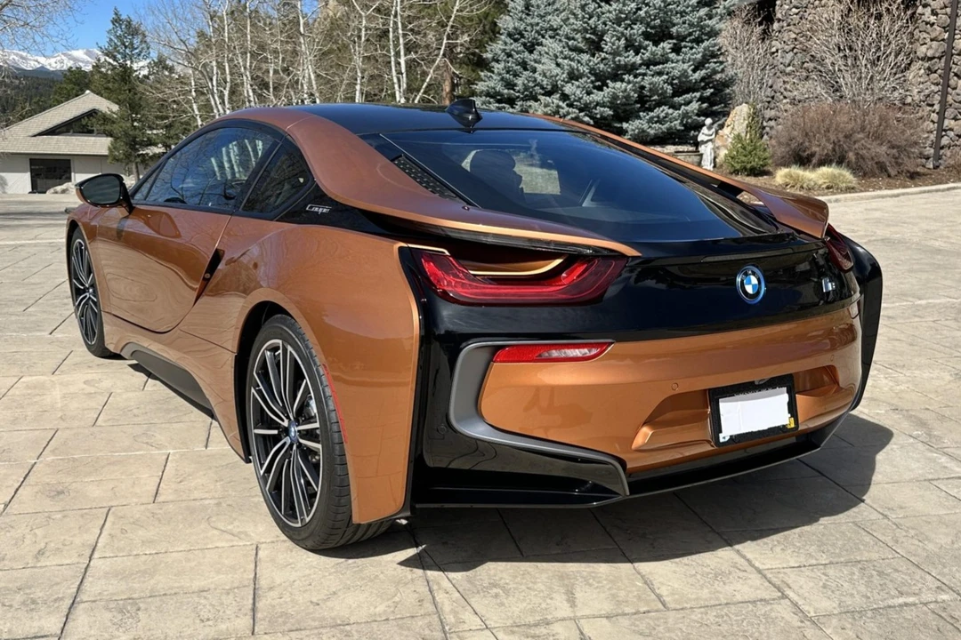 2019 BMW i8 - Image 2 of 6