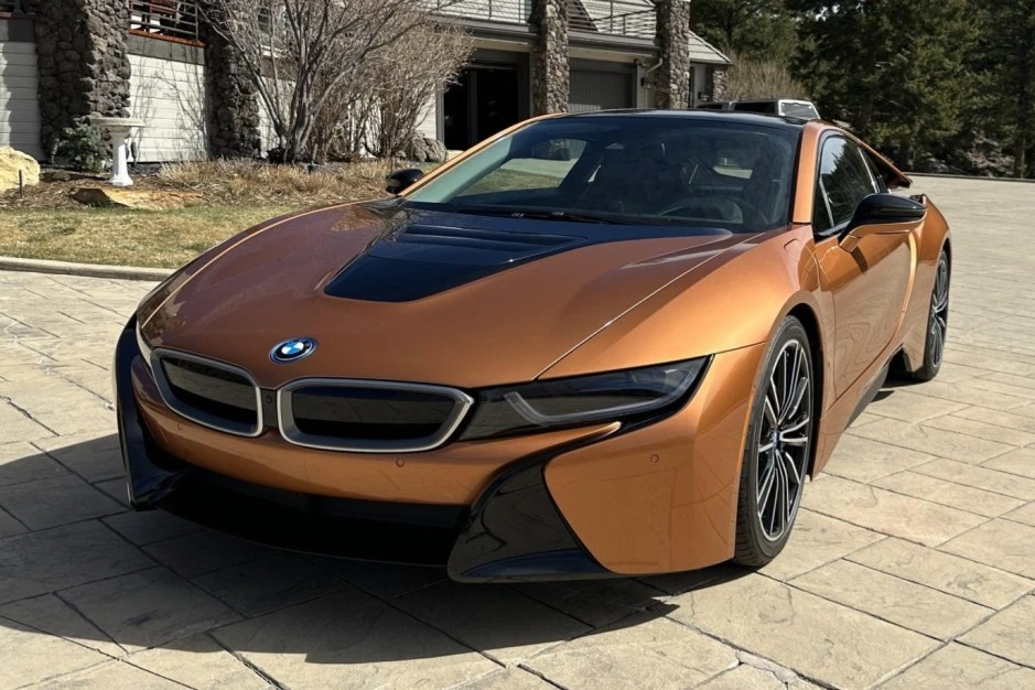 2019 BMW i8 - Image 1 of 6