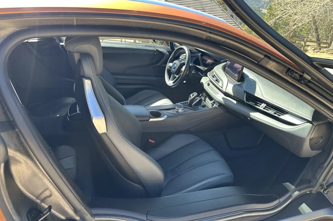 2019 BMW i8 - Image 4 of 6