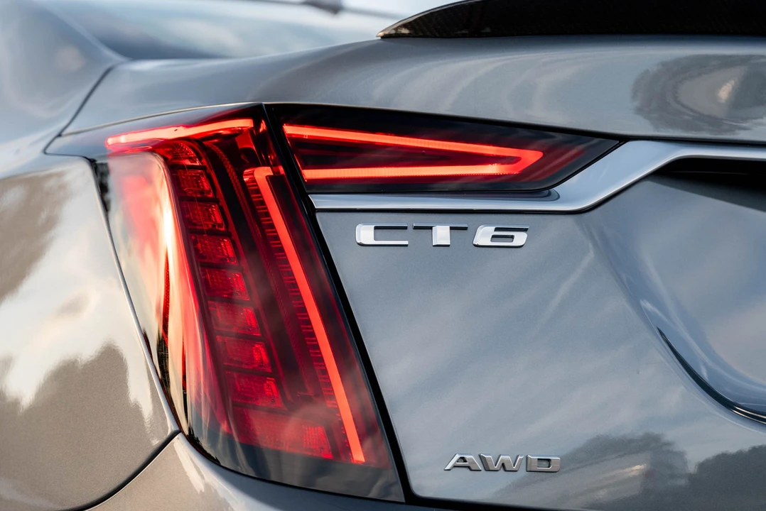 2020 Cadillac CT6-V - Image 24 of 31