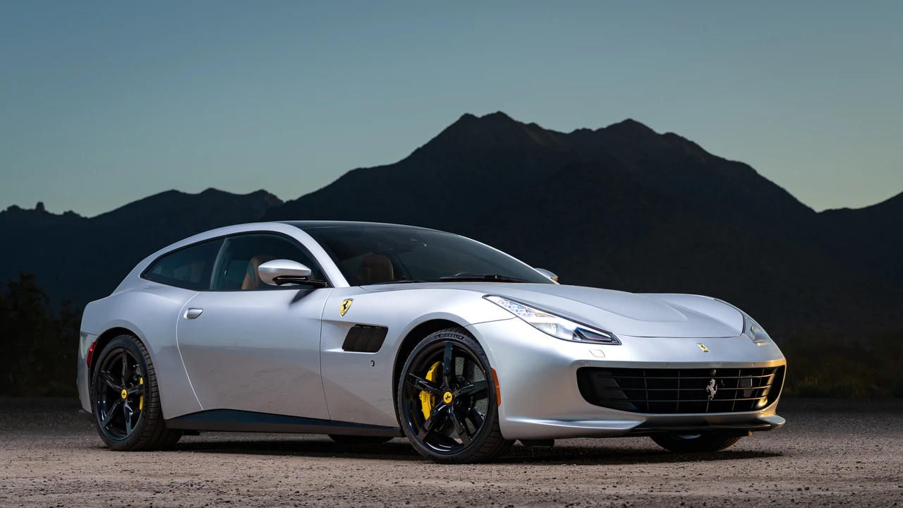 2020 Ferrari GTC4Lusso - Image 15 of 31