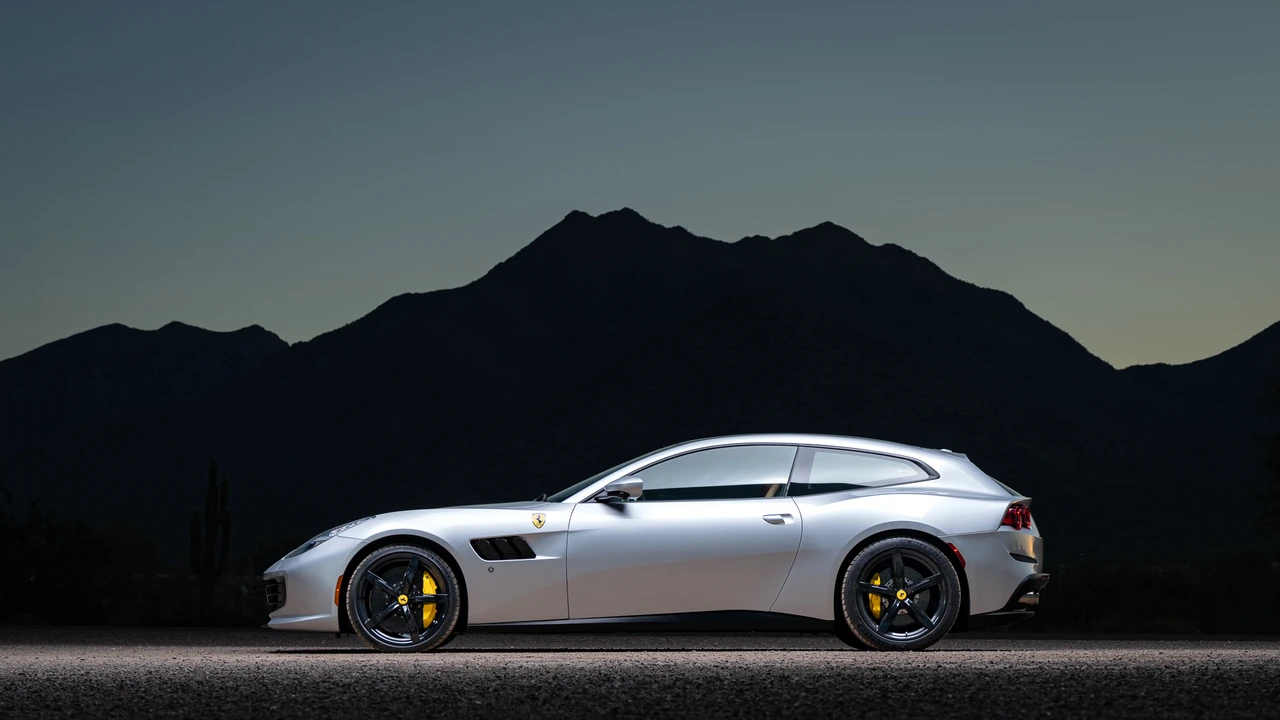 2020 Ferrari GTC4Lusso - Image 17 of 31