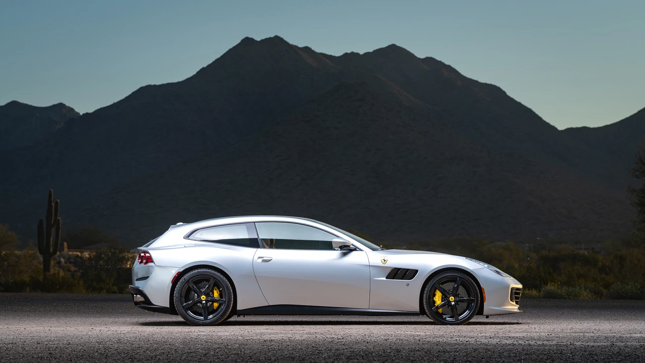 2020 Ferrari GTC4Lusso - Image 19 of 31