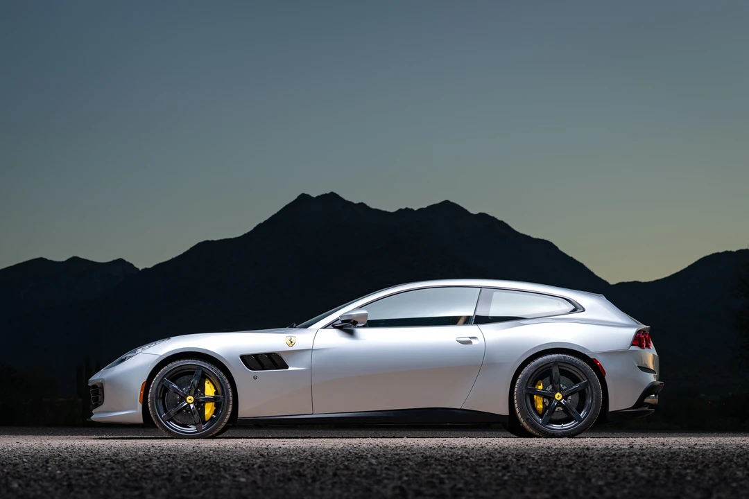 2020 Ferrari GTC4Lusso - Image 2 of 31