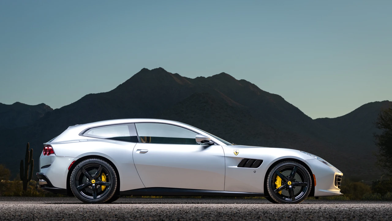 2020 Ferrari GTC4Lusso - Image 20 of 31