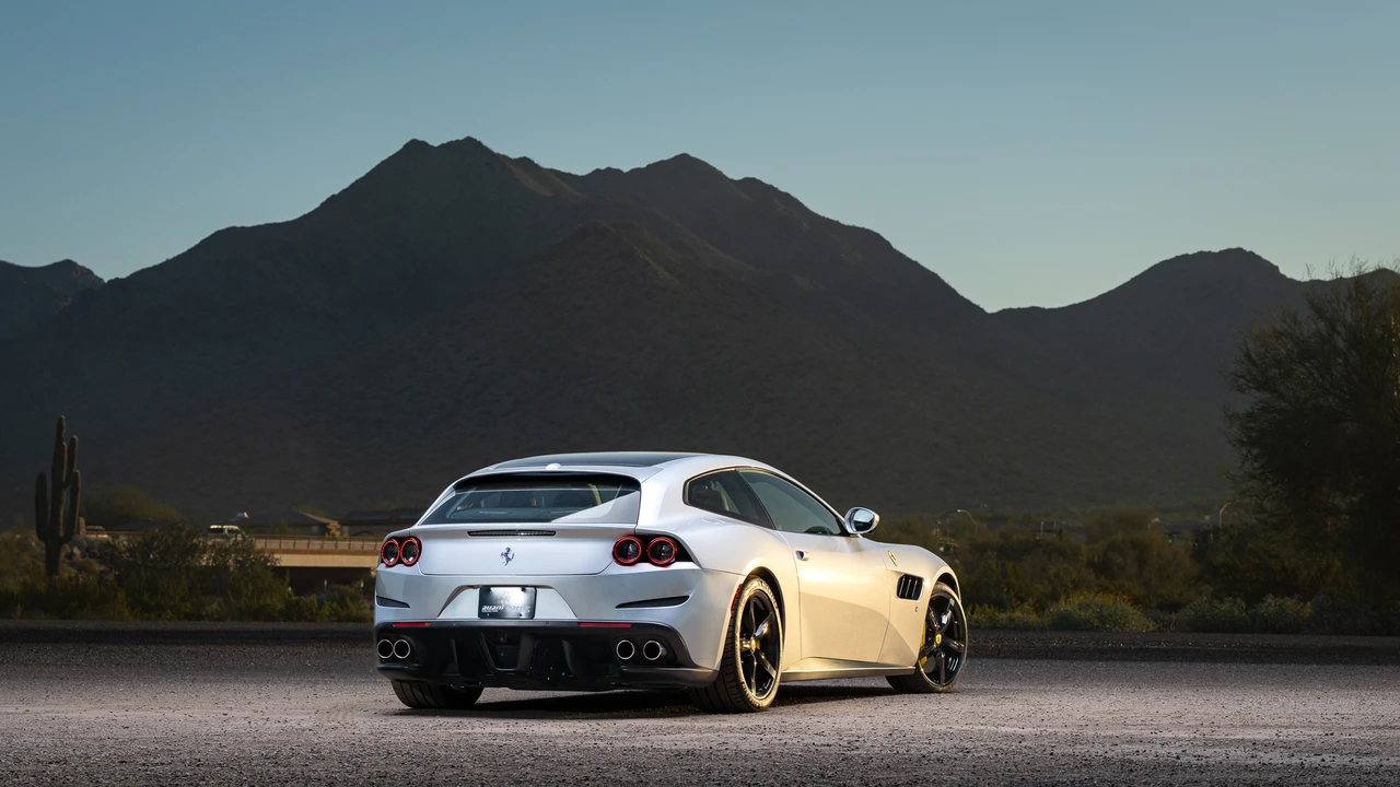 2020 Ferrari GTC4Lusso - Image 22 of 31