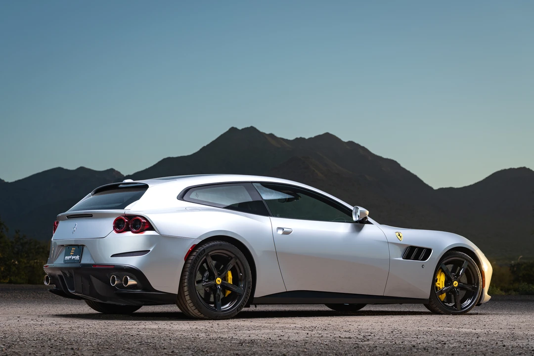 2020 Ferrari GTC4Lusso - Image 3 of 31