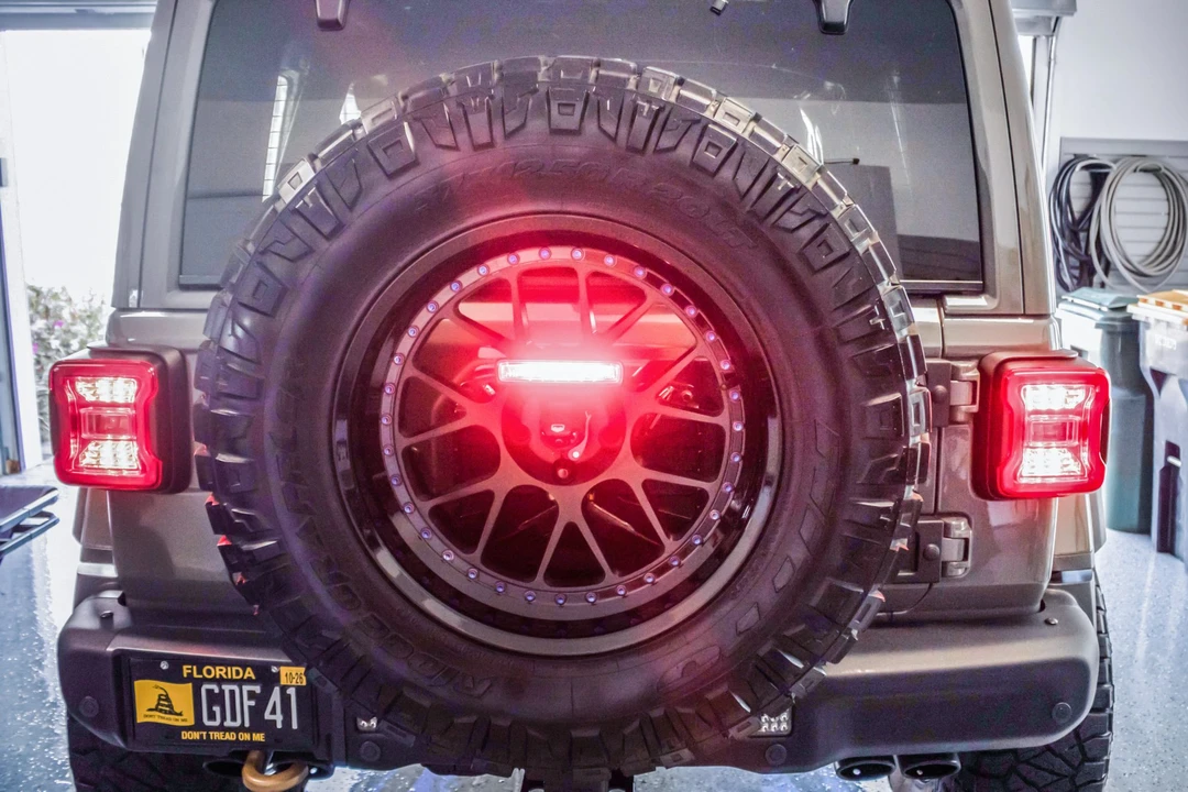 2022 Jeep JL Wrangler - Image 14 of 31