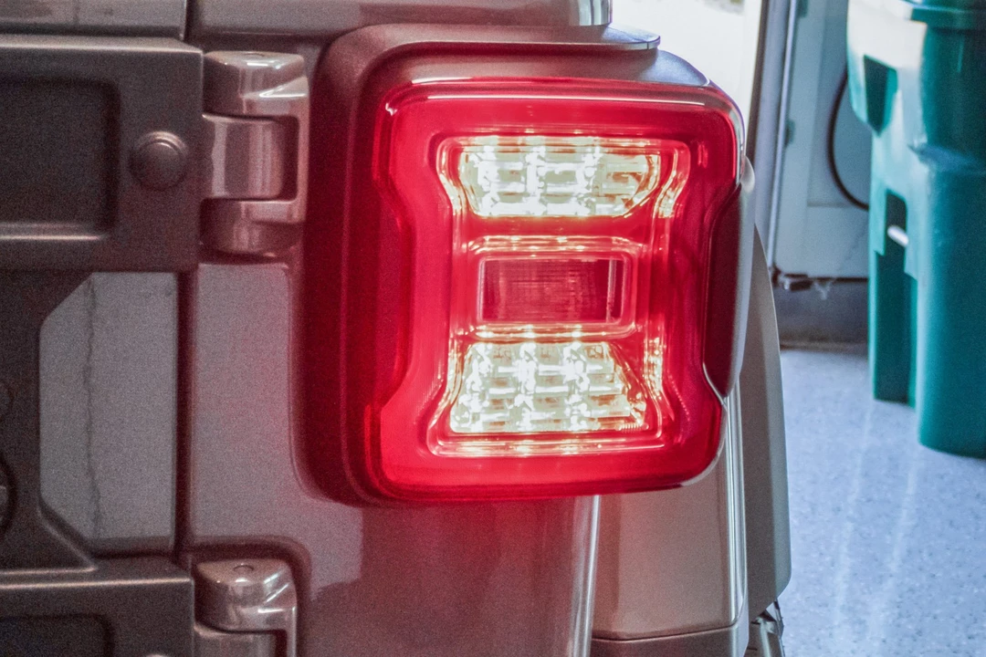 2022 Jeep JL Wrangler - Image 16 of 31