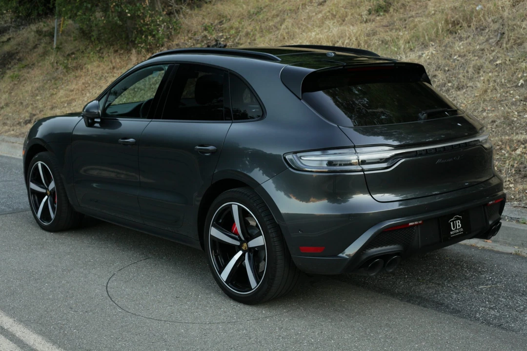 2022 Porsche Macan GTS - Image 12 of 31