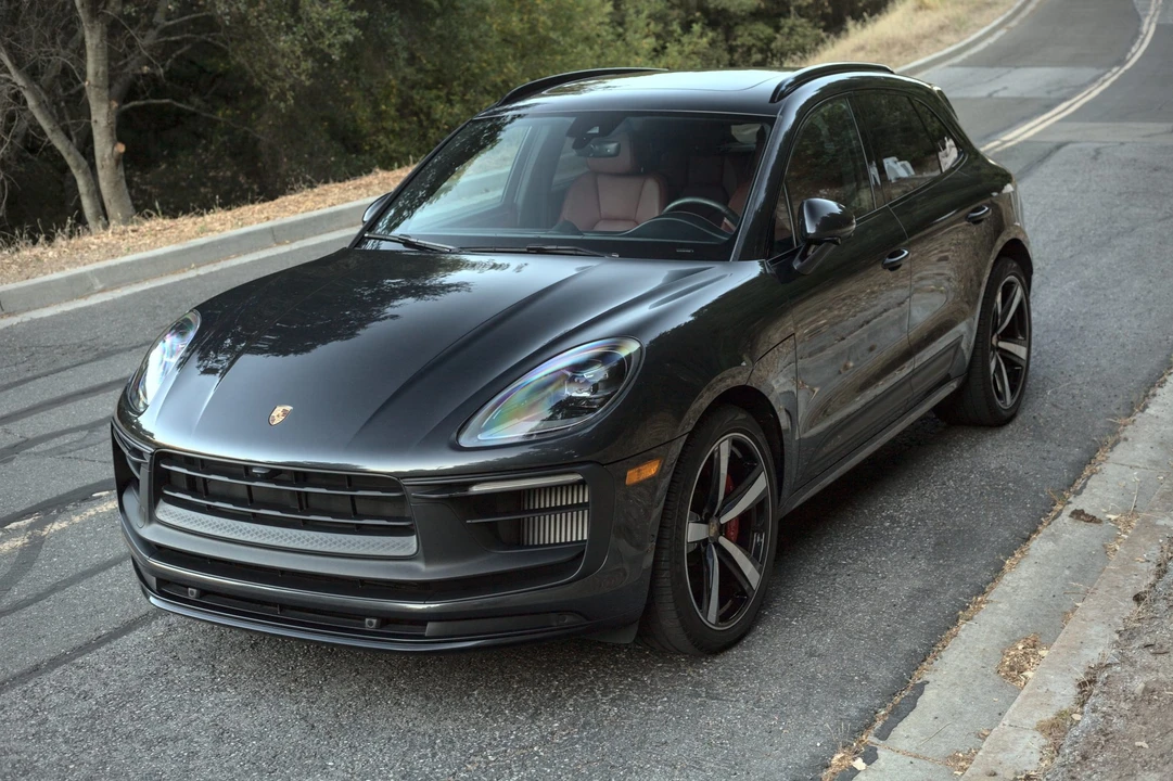 2022 Porsche Macan GTS - Image 2 of 31