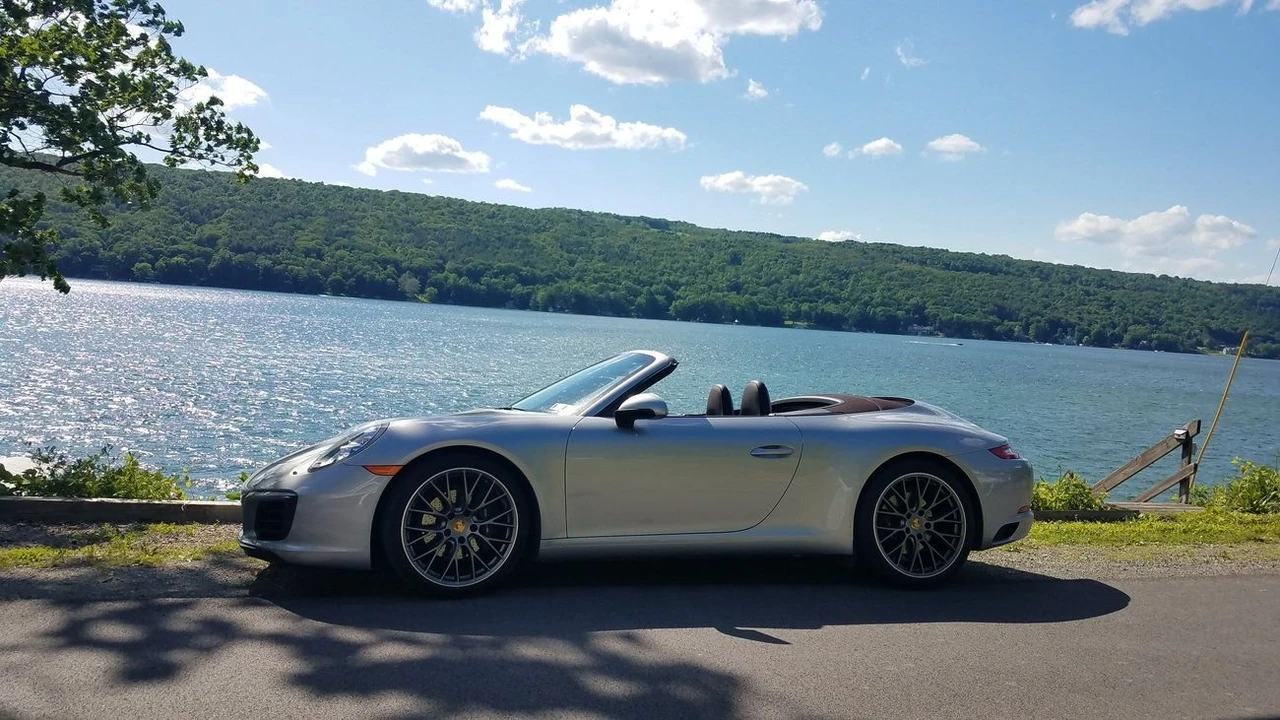 2017 Porsche 991 Carrera - Image 16 of 25