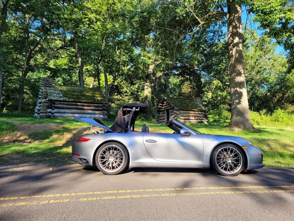 2017 Porsche 991 Carrera - Image 18 of 25