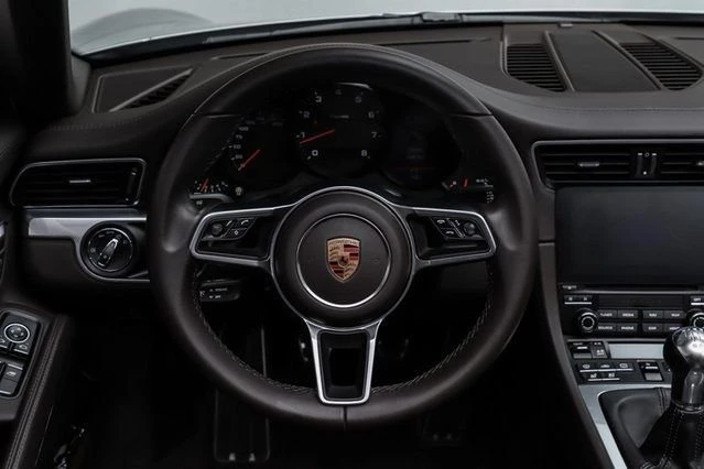 2017 Porsche 991 Carrera - Image 23 of 25