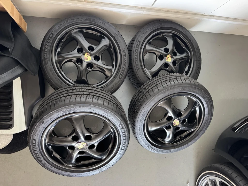 Porsche 911 - Image 2 of 27