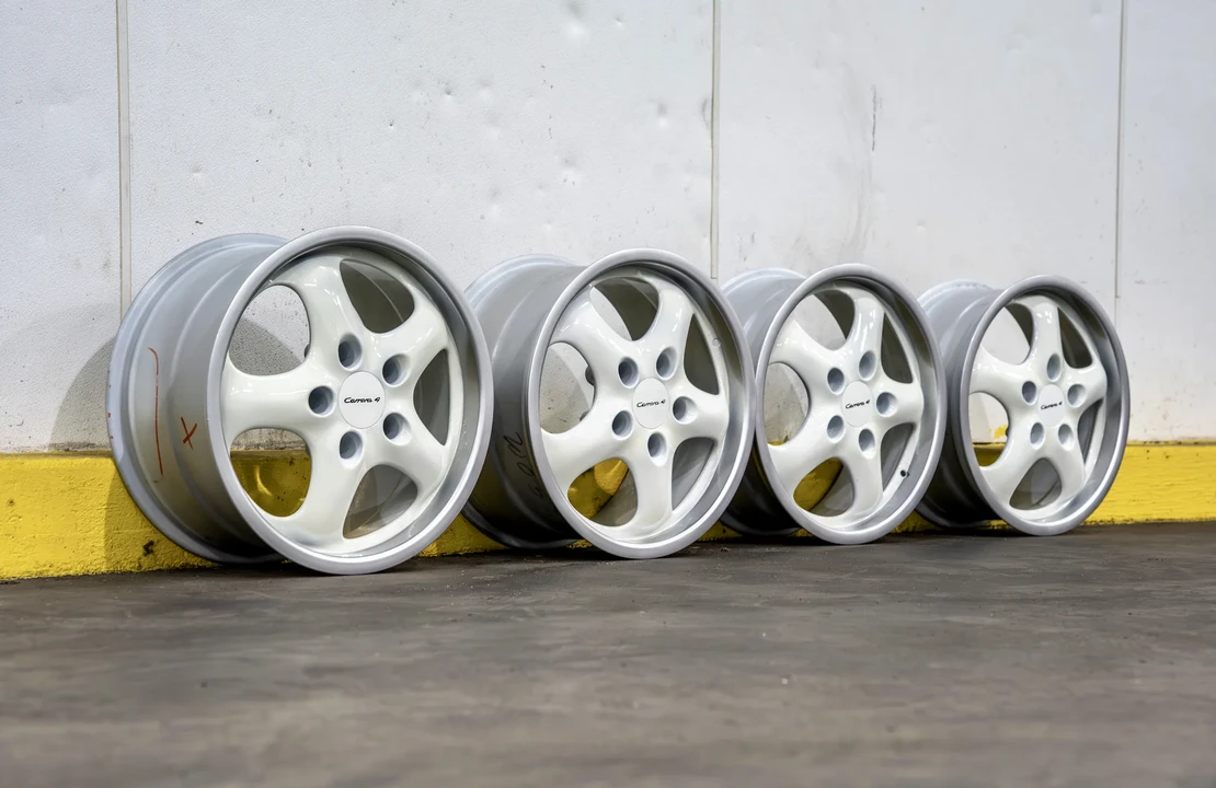Porsche 993 Carrera 4 - Image 5 of 23