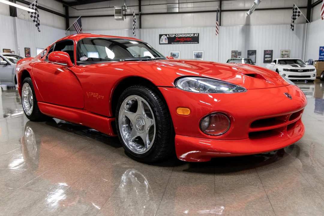 1997 Dodge Viper GTS 2nd Gen - Image 19 of 31