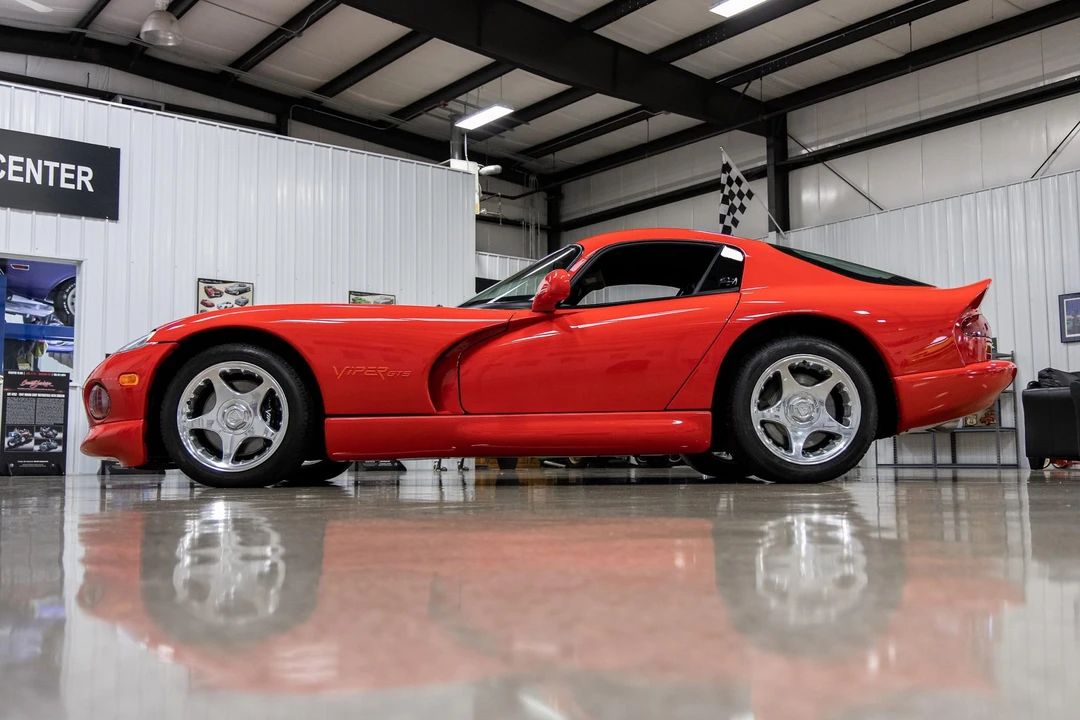 1997 Dodge Viper GTS 2nd Gen - Image 28 of 31