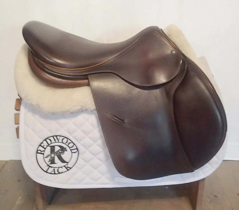2016 Parts & Memorabilia Seats & Interior - Image 2 of 14