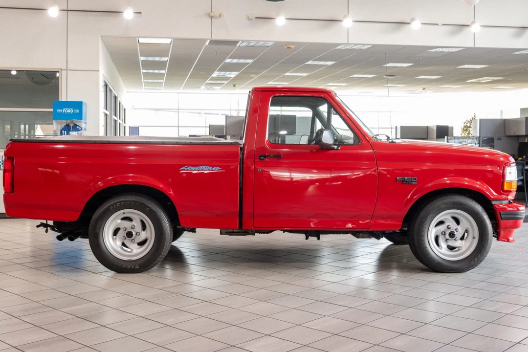 1993 Ford F-150 SVT Lightning 9th Gen - Image 3 of 7