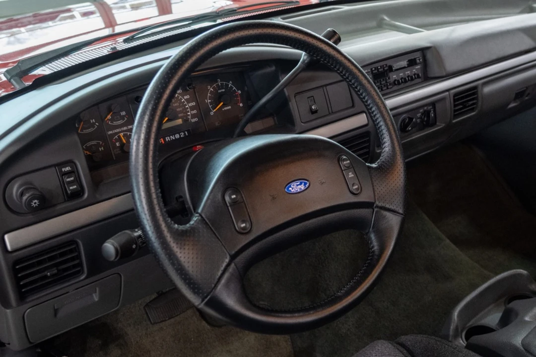 1993 Ford F-150 SVT Lightning 9th Gen - Image 5 of 7