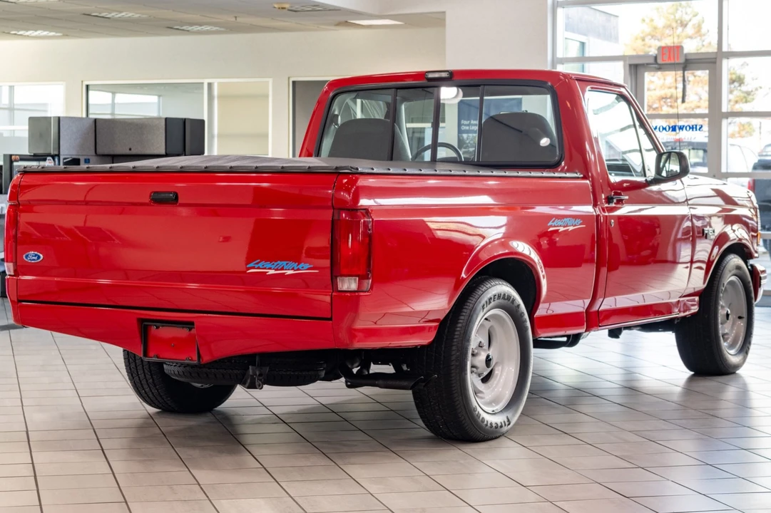 1993 Ford F-150 SVT Lightning 9th Gen - Image 2 of 7