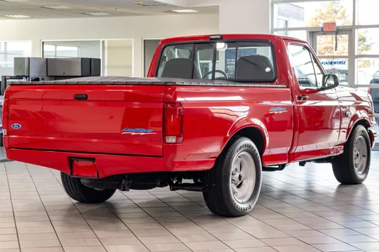 1993 Ford F-150 SVT Lightning 9th Gen - Image 2 of 7