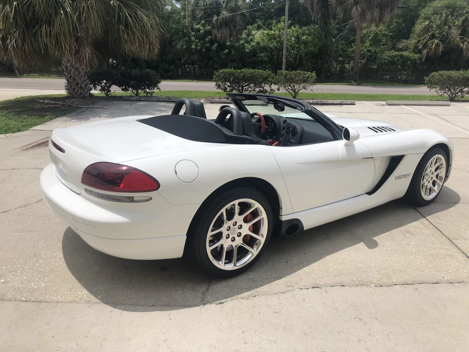 2004 Dodge Viper 2nd Gen - Image 17 of 31