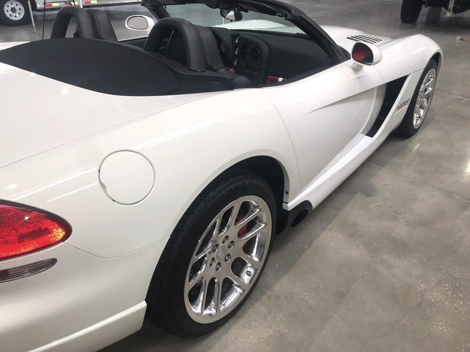 2004 Dodge Viper 2nd Gen - Image 15 of 31