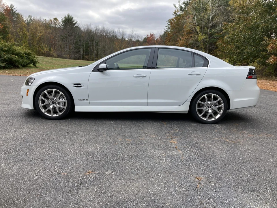 2009 Pontiac G8 - Image 2 of 31