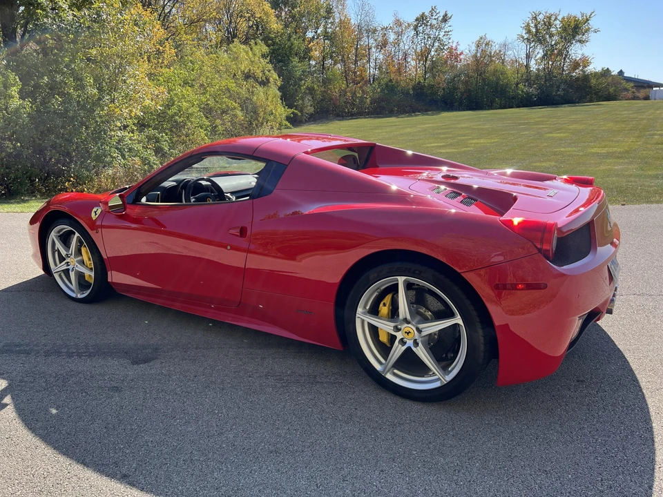 2012 Ferrari 458 Spider - Image 28 of 31