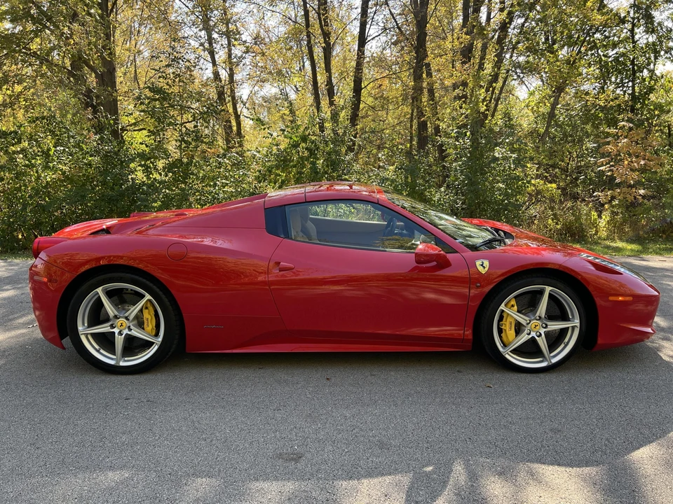 2012 Ferrari 458 Spider - Image 16 of 31