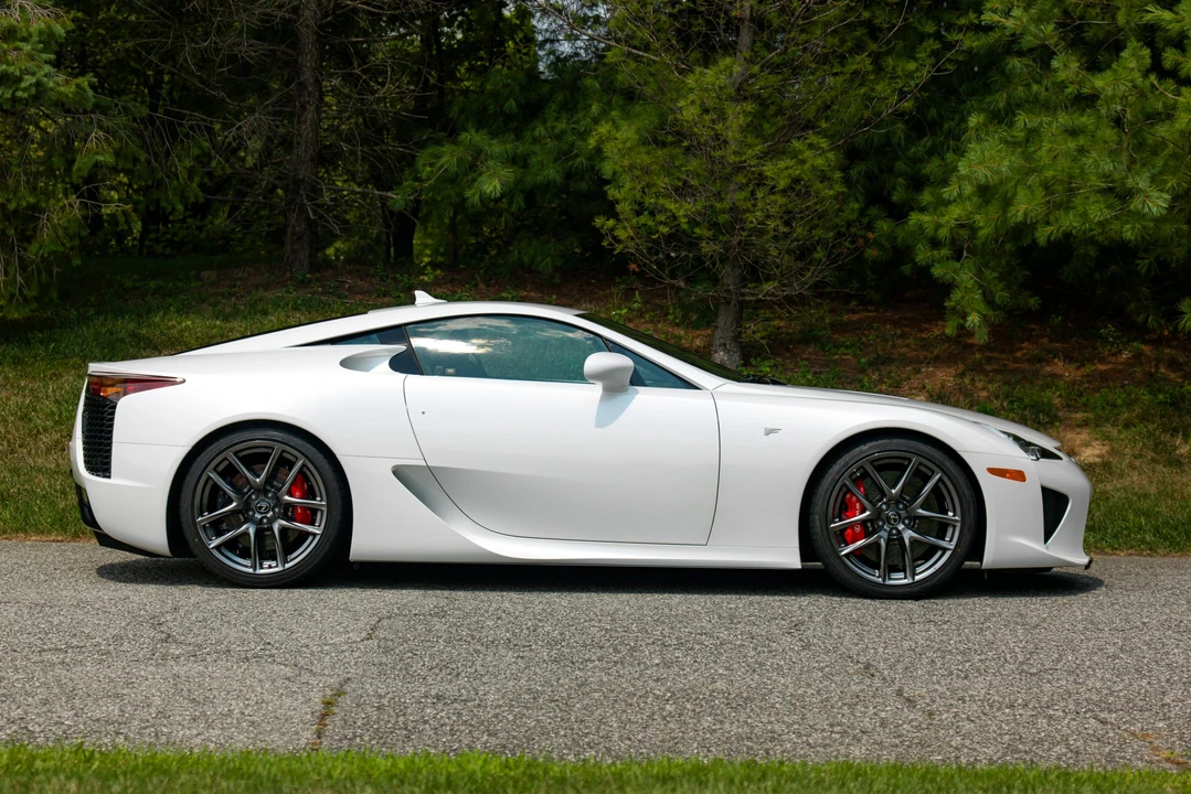 2012 Lexus LFA - Image 27 of 31
