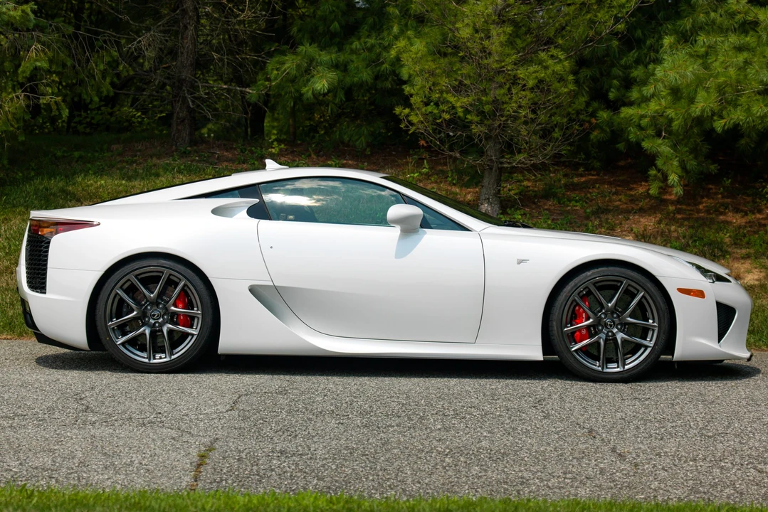 2012 Lexus LFA - Image 28 of 31