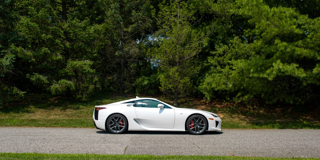 2012 Lexus LFA - Image 22 of 31