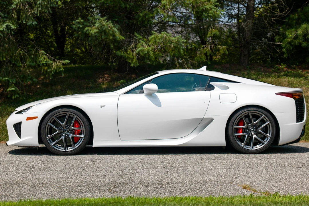 2012 Lexus LFA - Image 11 of 31