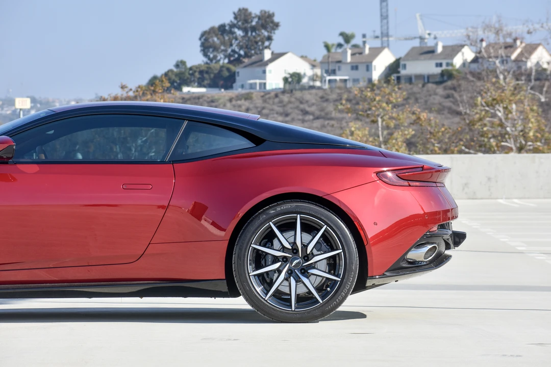 2017 Aston Martin DB11 V12 - Image 16 of 31