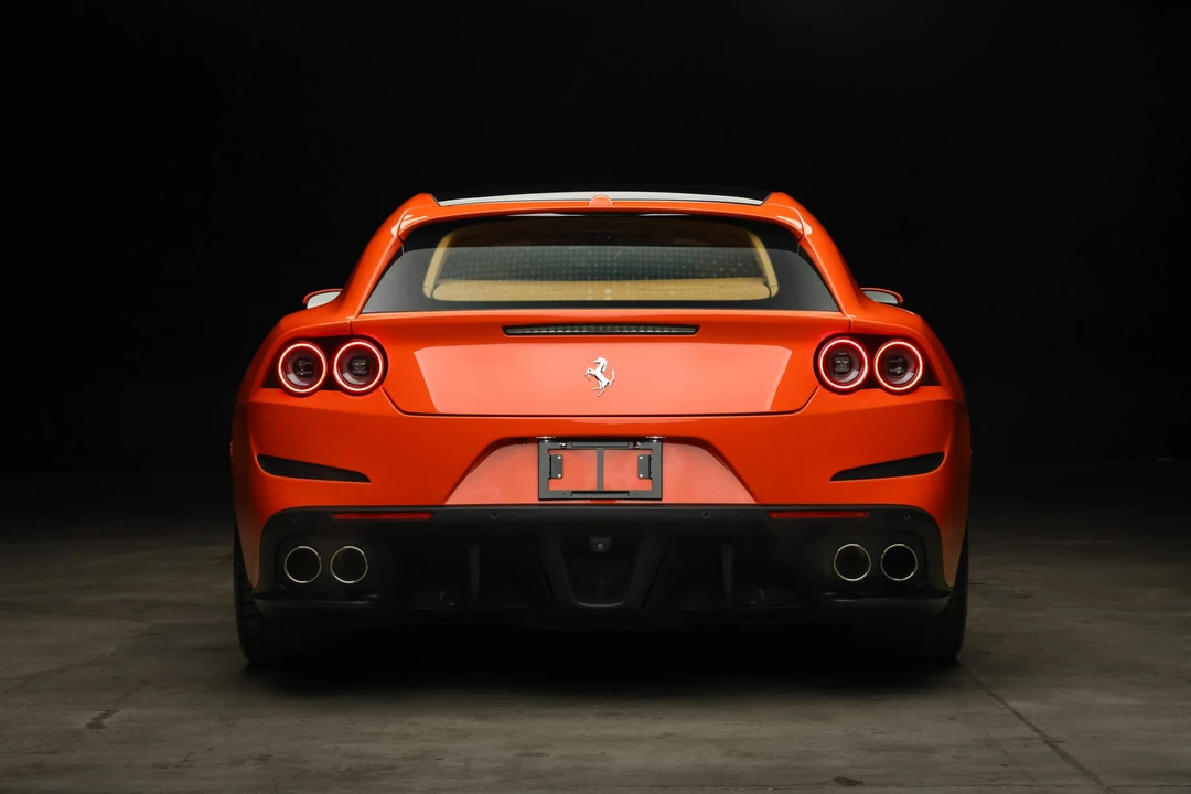 2018 Ferrari GTC4Lusso - Image 26 of 31