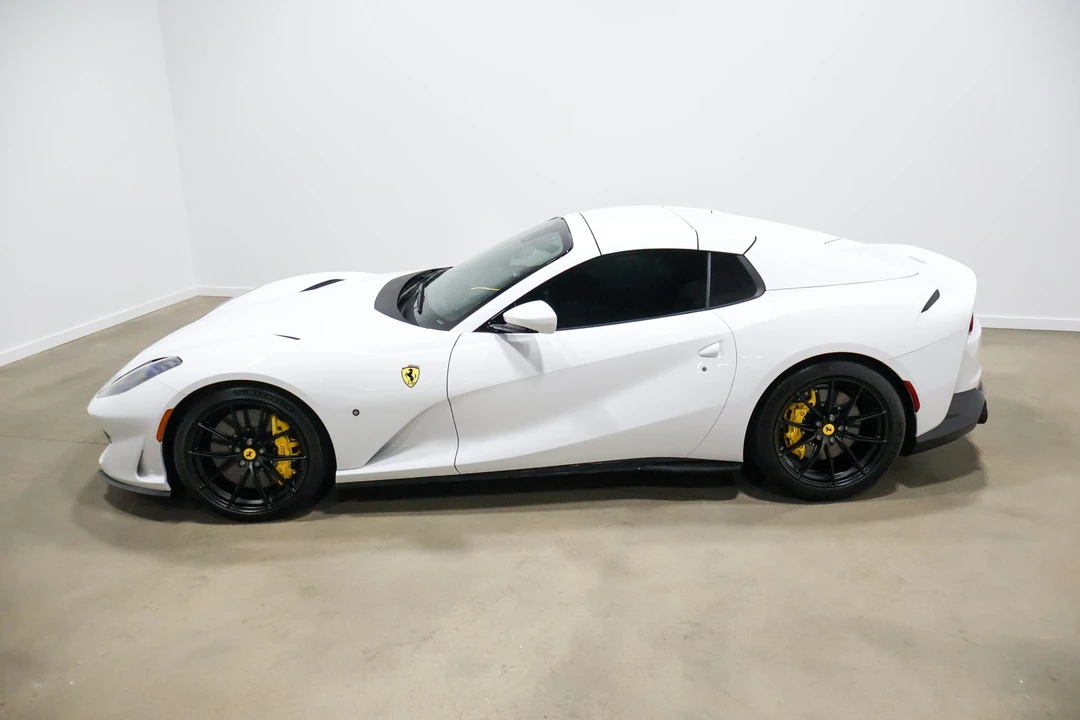 2022 Ferrari 812 GTS - Image 27 of 31