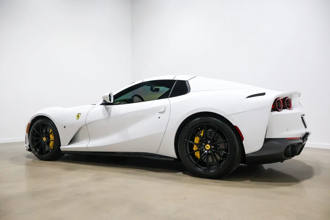 2022 Ferrari 812 GTS - Image 24 of 31
