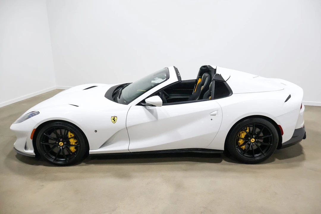 2022 Ferrari 812 GTS - Image 29 of 31