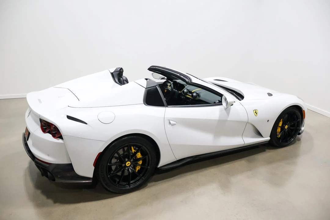 2022 Ferrari 812 GTS - Image 17 of 31