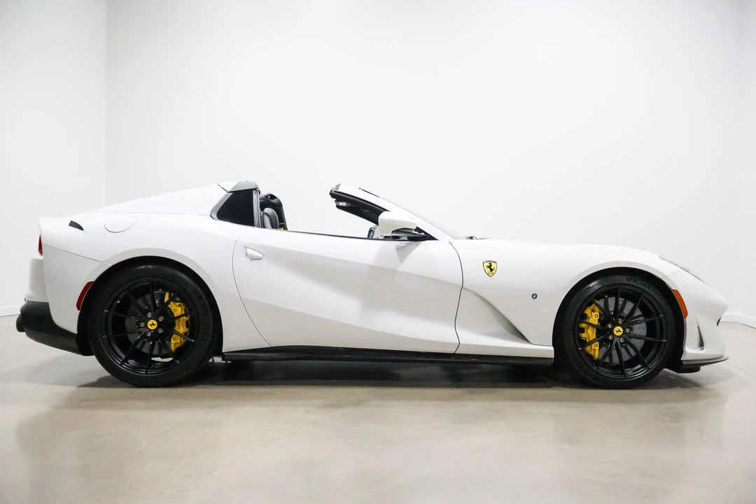 2022 Ferrari 812 GTS - Image 16 of 31